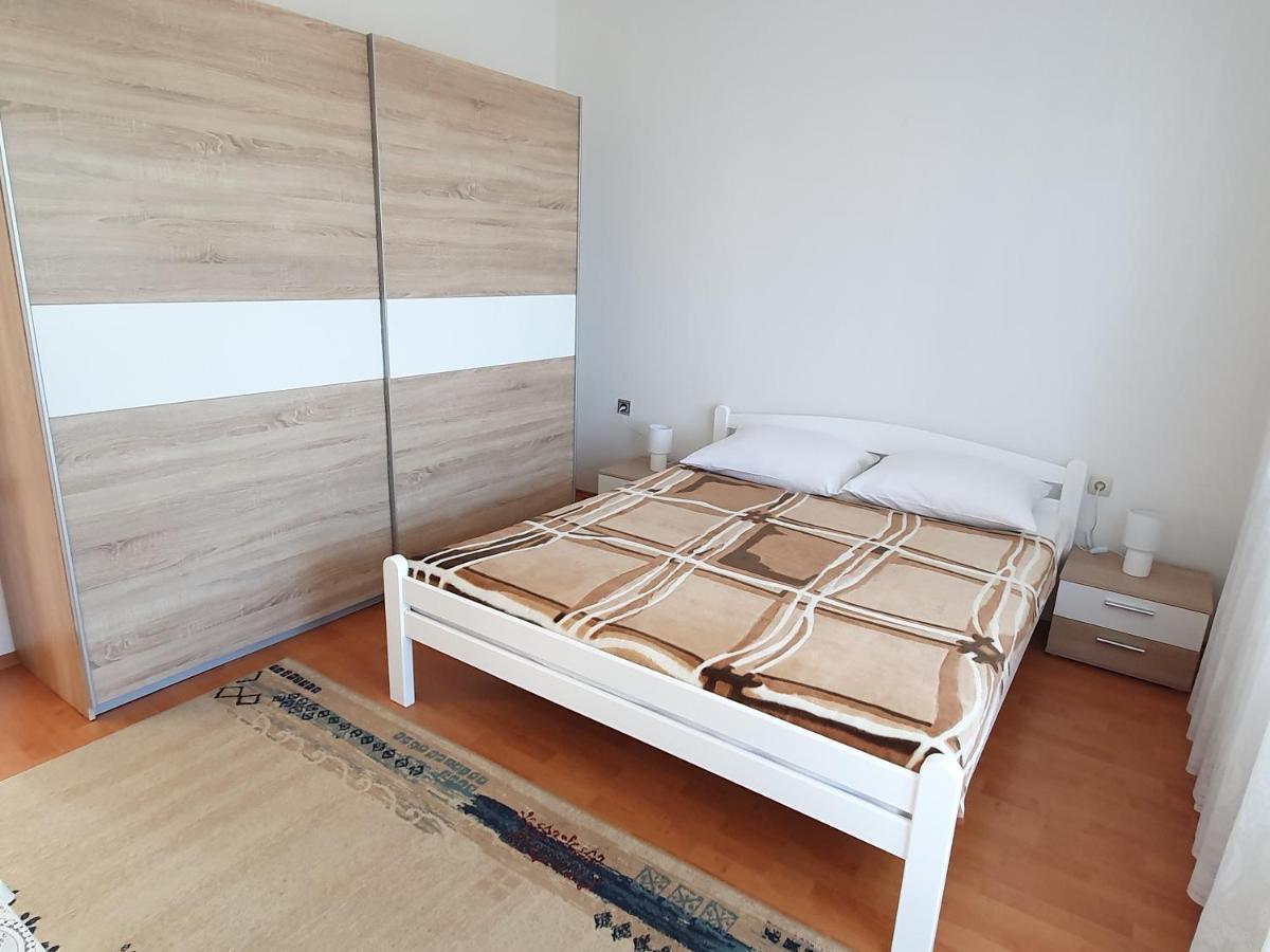 Apartmani Malinska Exterior foto