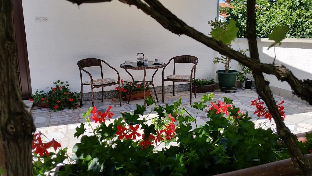 Apartmani Malinska Exterior foto