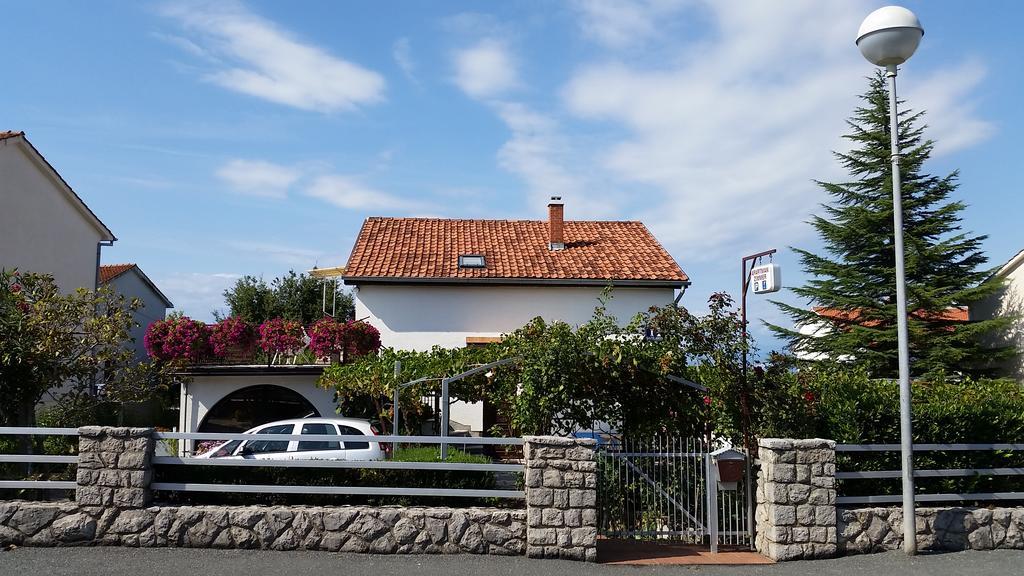 Apartmani Malinska Exterior foto